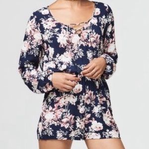 🛍🌸🌺AEROPOSTALE FLORAL LACE-UP ROMPER 🌺🌸